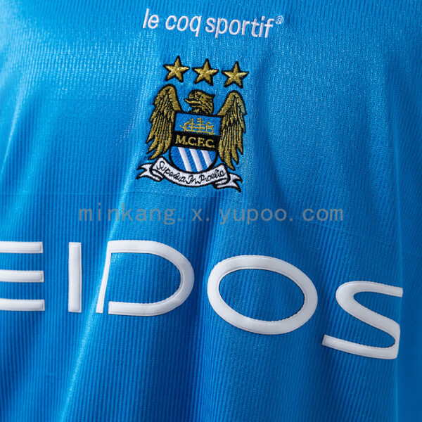 Camiseta Manchester City 1999/2000 Local Retro - detalle cuello
