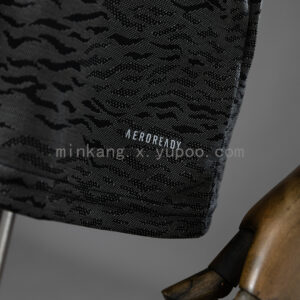 Camiseta Manchester United 2020/21 Portero - detalle cuello y franjas