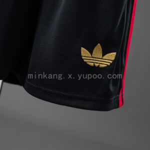 Camiseta Manchester United 1990/91 Retro Local Niño - detalle escudo