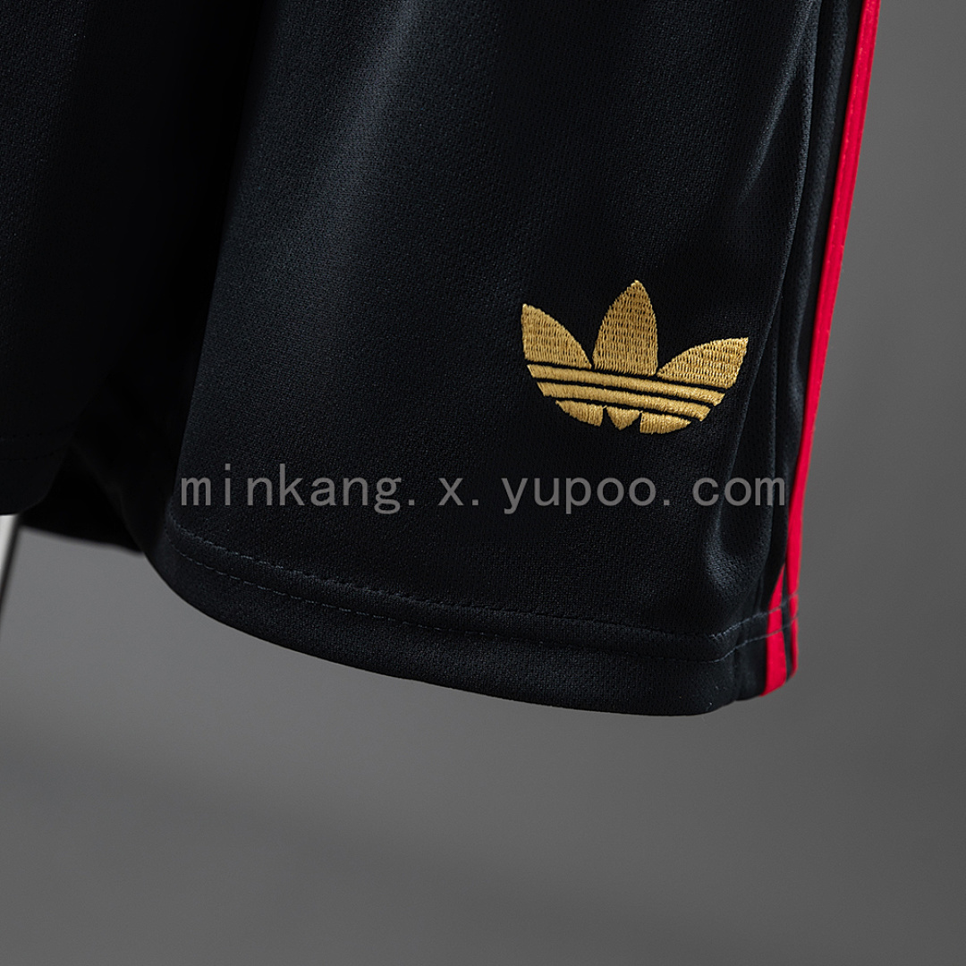 Camiseta Manchester United 1990/91 Retro Local Niño - detalle escudo