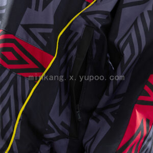 Camiseta Manchester United 1998/99 Cortaviento Retro - detalle logo Umbro