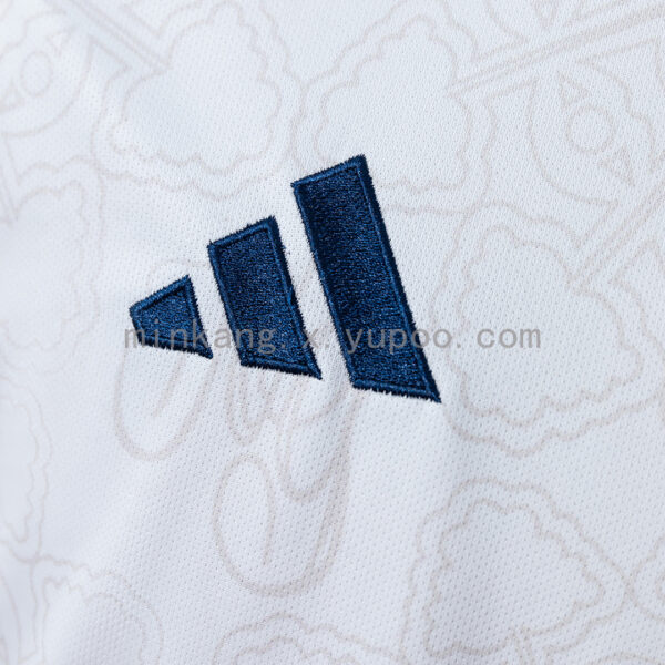 Camiseta Nottingham Forest 2023/24 Visita - detalle