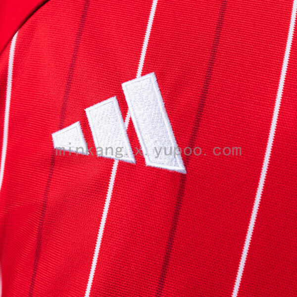 Camiseta Nottingham Forest 2023/24 Local Polo - detalle logo Adidas