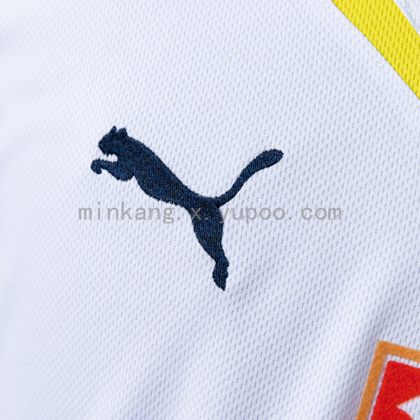 Camiseta Tottenham Hotspur 2006/07 Local Retro - detalle logo Puma y cuello