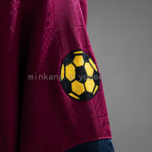 Camiseta West Ham 2010 Retro Local - detalle cuello tipo V
