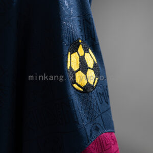 Camiseta West Ham United 2010 Retro - detalle manga izquierda