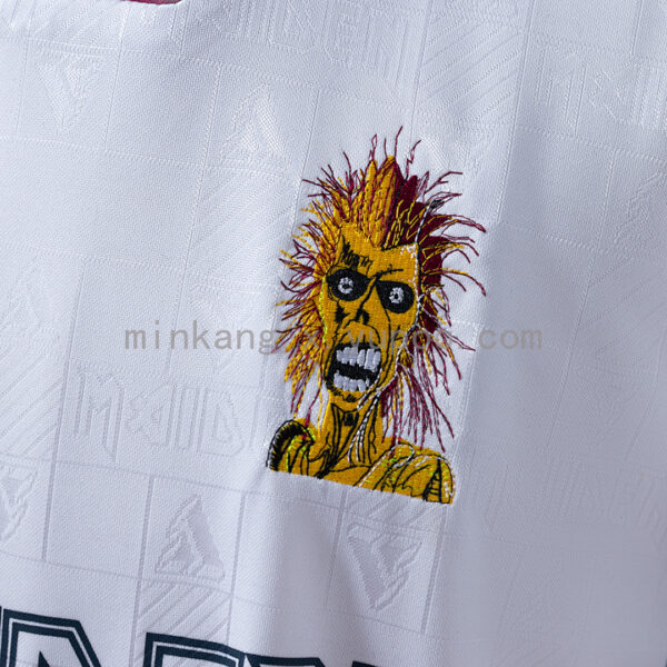 Camiseta West Ham United 1999 Retro Local Iron Maiden - detalle cuello