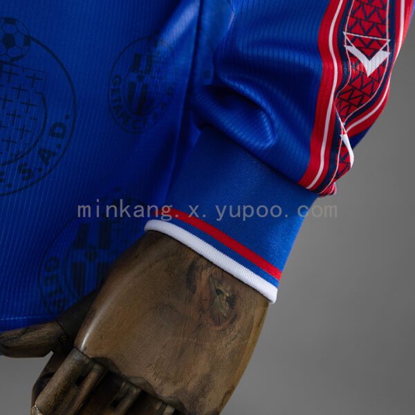 Camiseta Getafe C.F. 2023/24 Local Manga Larga — detalle de la manga