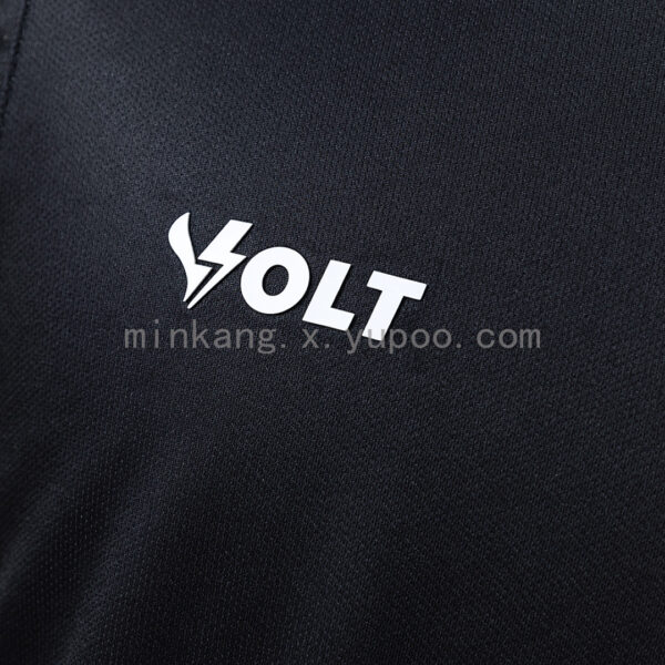 Camiseta Vitória 2024 Local — detalle manga