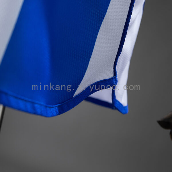 Camiseta Deportivo Alavés 2001/02 Local - detalle logo Umbro y cuello