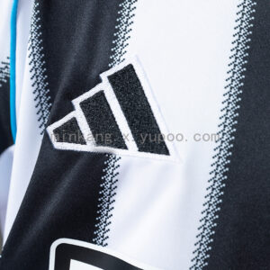 Camiseta Newcastle 2005/06 Retro Local - detalle sponsor Sela