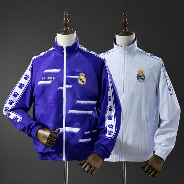 Camiseta Real Madrid 1991 Retro Entrenamiento Blanca — detalle escudo Real Madrid