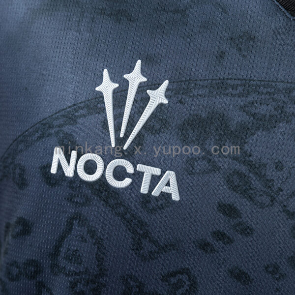 Camiseta Venezia 2024/25 Local - detalle logo NOCTA en pecho izquierdo