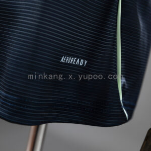 Camiseta Real Madrid 2024/25 Visita Mujer — detalle textura de la tela