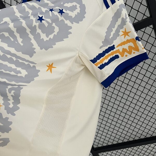Camiseta Cruzeiro 2023/24 Edición Especial — detalle cuello