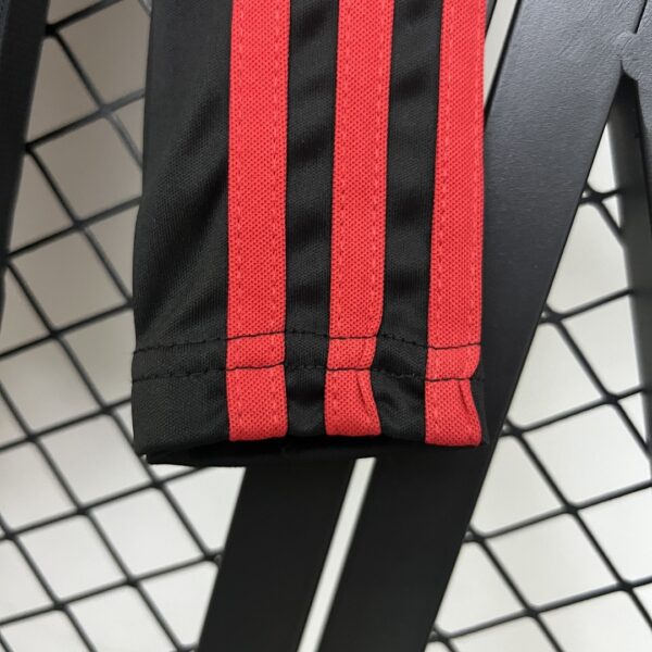 Camiseta Flamengo 2024/25 Local — detalle