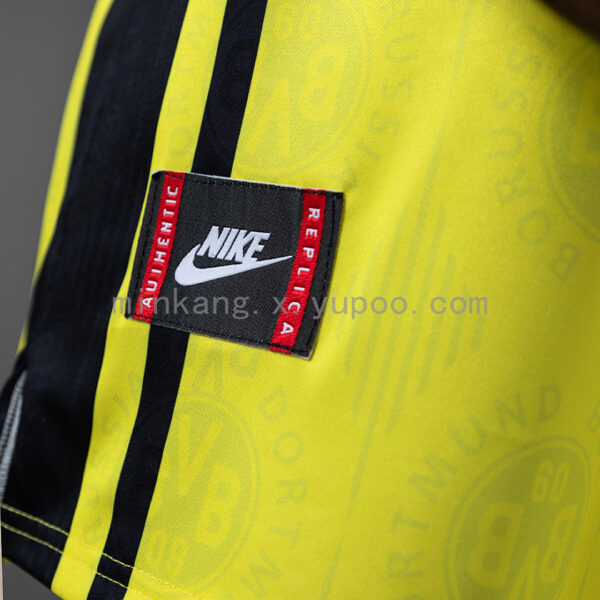 Camiseta Borussia Dortmund 1997 Retro Local - detalle