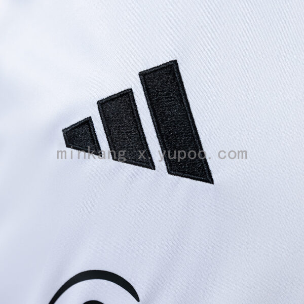Camiseta Eintracht Frankfurt 2022/23 Local - detalle cuello