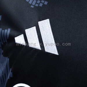 Camiseta Eintracht Frankfurt 2022/23 Tercera - detalle del patrón inferior