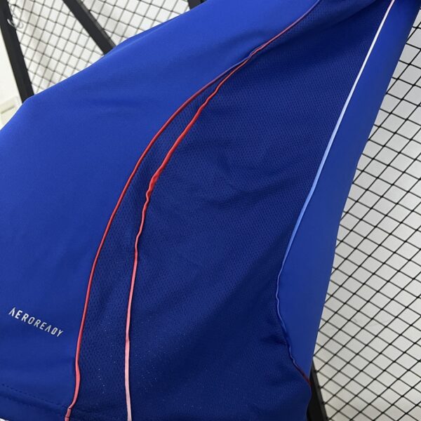 Camiseta Universidad de Chile 2024/25 Local Mujer - detalle