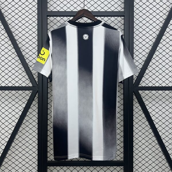 Camiseta Newcastle United 2024/25 Local - detalle