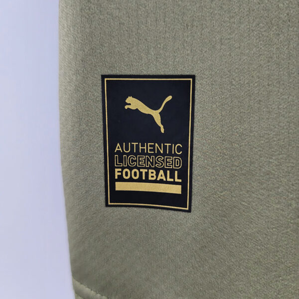 Camiseta AC Milan 2022/23 Tercera - detalle patrocinador Emirates Fly Better