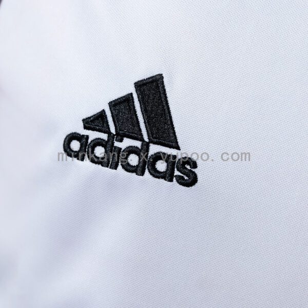 Camiseta River Plate 1995/96 Retro Local - detalle del patrocinador Quilmes
