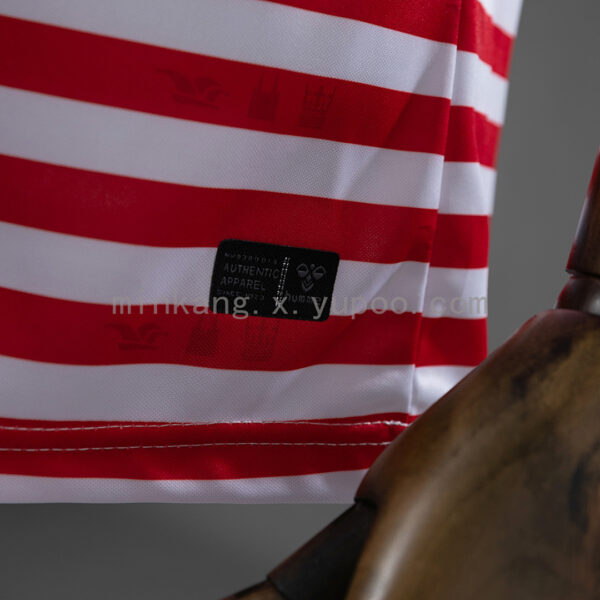 Camiseta 1. FC Köln 2024/25 Local - detalle del cuello