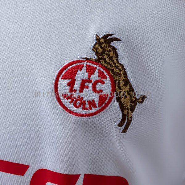Camiseta FC Köln 1980/81 Retro Local - detalle del cuello y logo Adidas