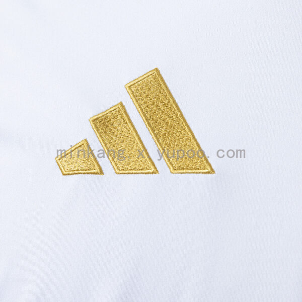 Camiseta Atlético Mineiro 2023/24 Visita — detalle logo Adidas