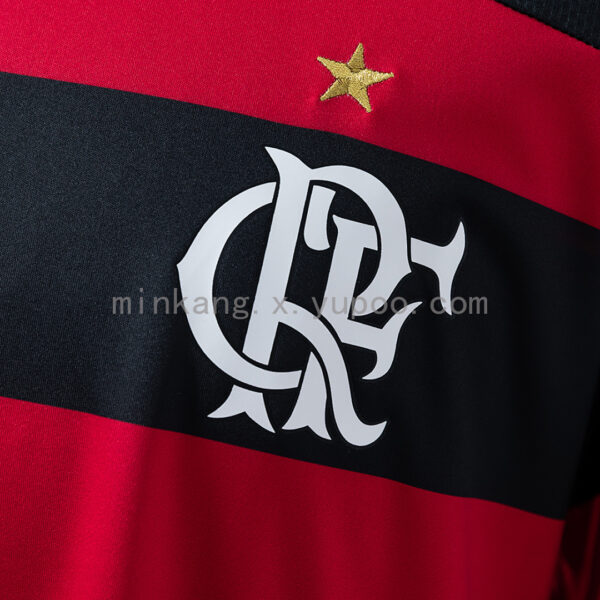 Camiseta Flamengo 2001 Retro Local — detalle del material y franjas
