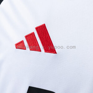Camiseta Flamengo 2023 Visita — detalle del patrocinador principal Betano