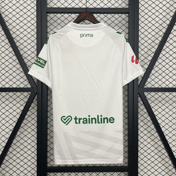 Camiseta Real Betis 2024/25 Arquero — detalle logo Hummel