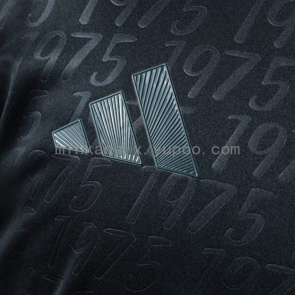 Camiseta Sport Club Internacional 2023/24 Tercera — detalle patrón '1975'