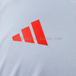 Camiseta Internacional 2024 Entrenamiento — detalle cuello