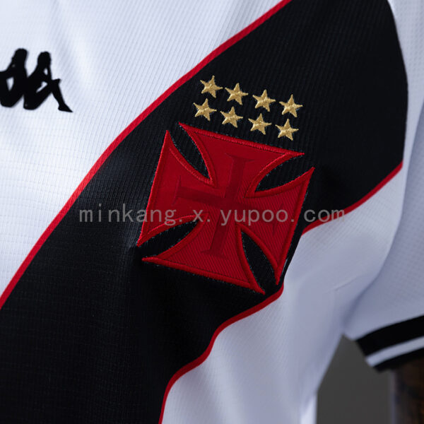 Camiseta Vasco da Gama 2024 Local Mujer — detalle del logo Kappa y cuello