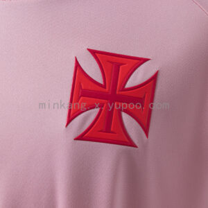 Camiseta Vasco da Gama 2023/24 Local — detalle manga y logo Kappa