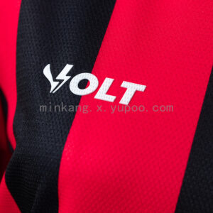Camiseta Vitoria Actual Local Mujer — detalle cuello en V