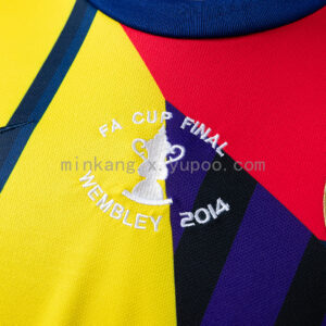 Camiseta Arsenal 2014 Aniversario - detalle del diseño de patchwork