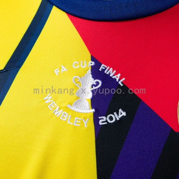 Camiseta Arsenal 2014 Aniversario - detalle del diseño de patchwork
