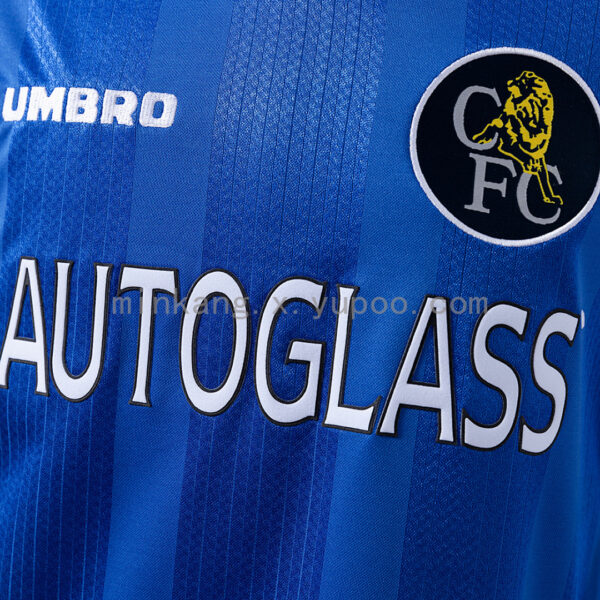 Camiseta Chelsea FC 2001/02 Local Retro - detalle parche UEFA Champions League