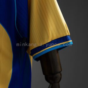 Camiseta UD Las Palmas 1990 Retro Local — vista de la parte inferior con sponsor