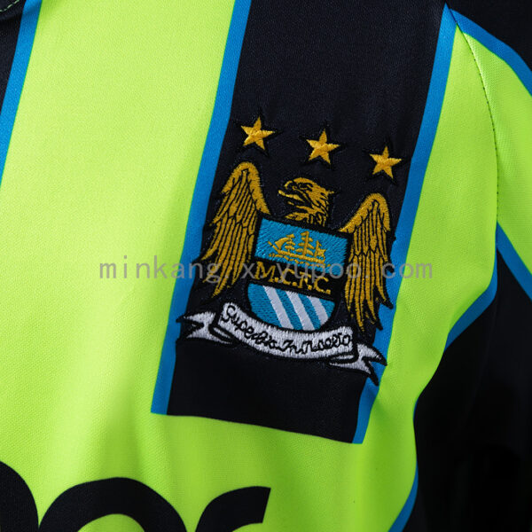 Camiseta Manchester City 1996/97 Visita Retro - detalle cuello y hombro