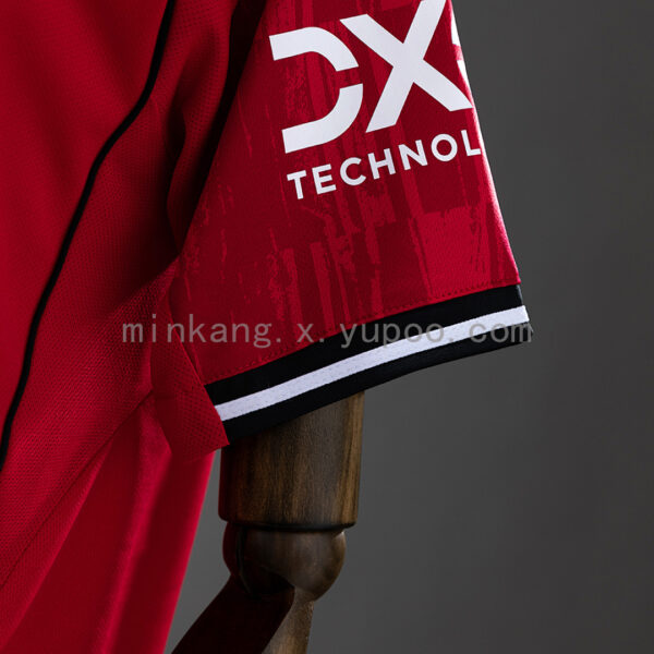 Camiseta Manchester United 2023/24 Local - detalle logo Adidas