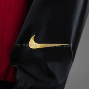 Camiseta Manchester United 2023/24 Cortaviento - detalle hombro y color negro