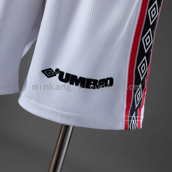 Camiseta Manchester United 1998 Retro - detalle cuello
