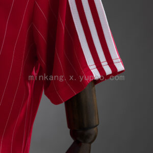 Camiseta Manchester United 1982 Retro Local - detalle cuello y hombreras