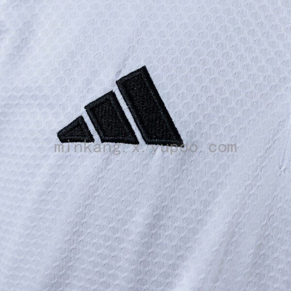 Camiseta Manchester United 2023/24 Polo - detalle cuello y botones