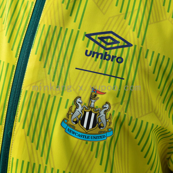 Camiseta Newcastle United 2023/24 Cortaviento Verde - detalle manga derecha y lateral