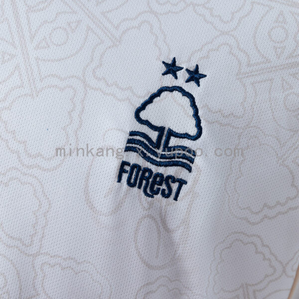 Camiseta Nottingham Forest 2023/24 Visita - detalle